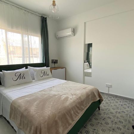 Simple One Bedroom Flat In Engomi Eksteriør bilde