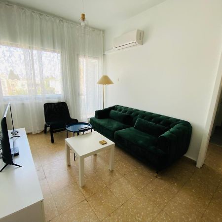Simple One Bedroom Flat In Engomi Eksteriør bilde