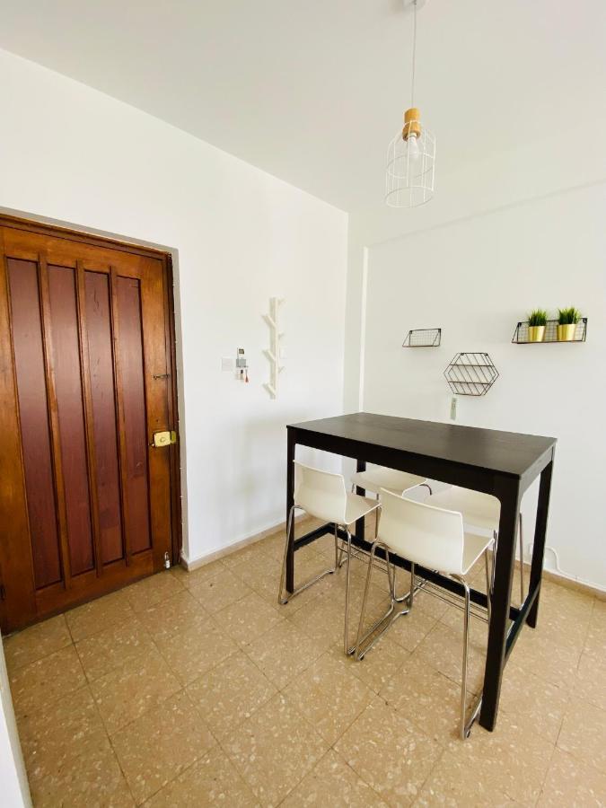 Simple One Bedroom Flat In Engomi Eksteriør bilde